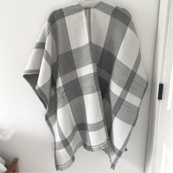 NEW WITH TAGS Pink lily grey plaid poncho - Picture 3 of 10